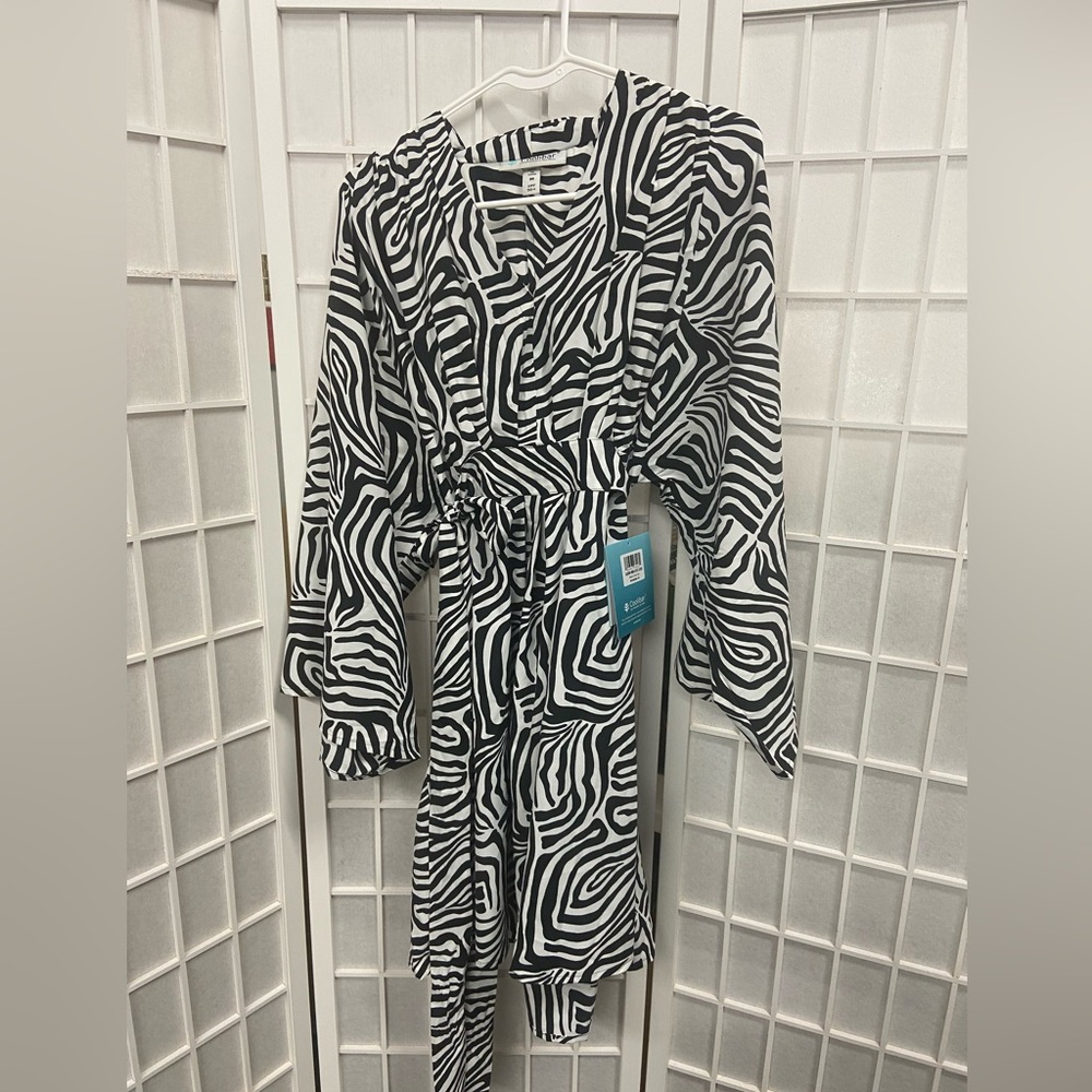 Coolibar Black & White Print UPF Coverup NWT